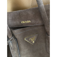 Prada Handtasche aus Wildleder in Braun