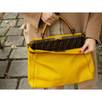 Fendi Peekaboo Bag aus Leder in Gelb