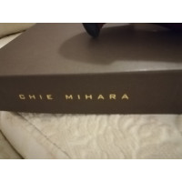 Chie Mihara Sandalen aus Leder in Grau