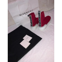 Givenchy Chaussures de sport en Toile en Rouge