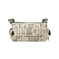 Chanel Handtasche aus Canvas in Grau