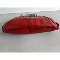 Yves Saint Laurent Handtasche aus Leder in Rot