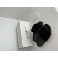 Givenchy Slipper/Ballerinas aus Pelz in Schwarz