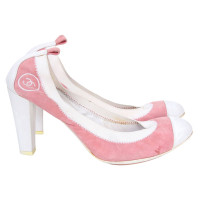 Chanel pumps in pink