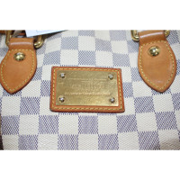 Louis Vuitton Handtasche aus Canvas in Creme