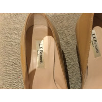 L.K. Bennett Pumps/Peeptoes Patent leather in Nude