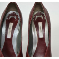 Pollini Pumps/Peeptoes en Cuir en Bordeaux