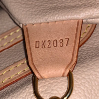 Louis Vuitton Bucket Bag 23 in Bruin