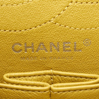 Chanel Flap Bag Lakleer in Geel