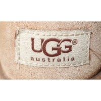 Ugg Australia Stiefel aus Wildleder in Braun