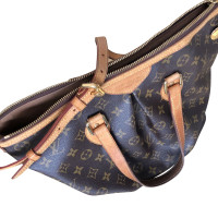 Louis Vuitton Umhängetasche aus Canvas in Braun