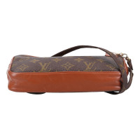 Louis Vuitton Marly in Bruin
