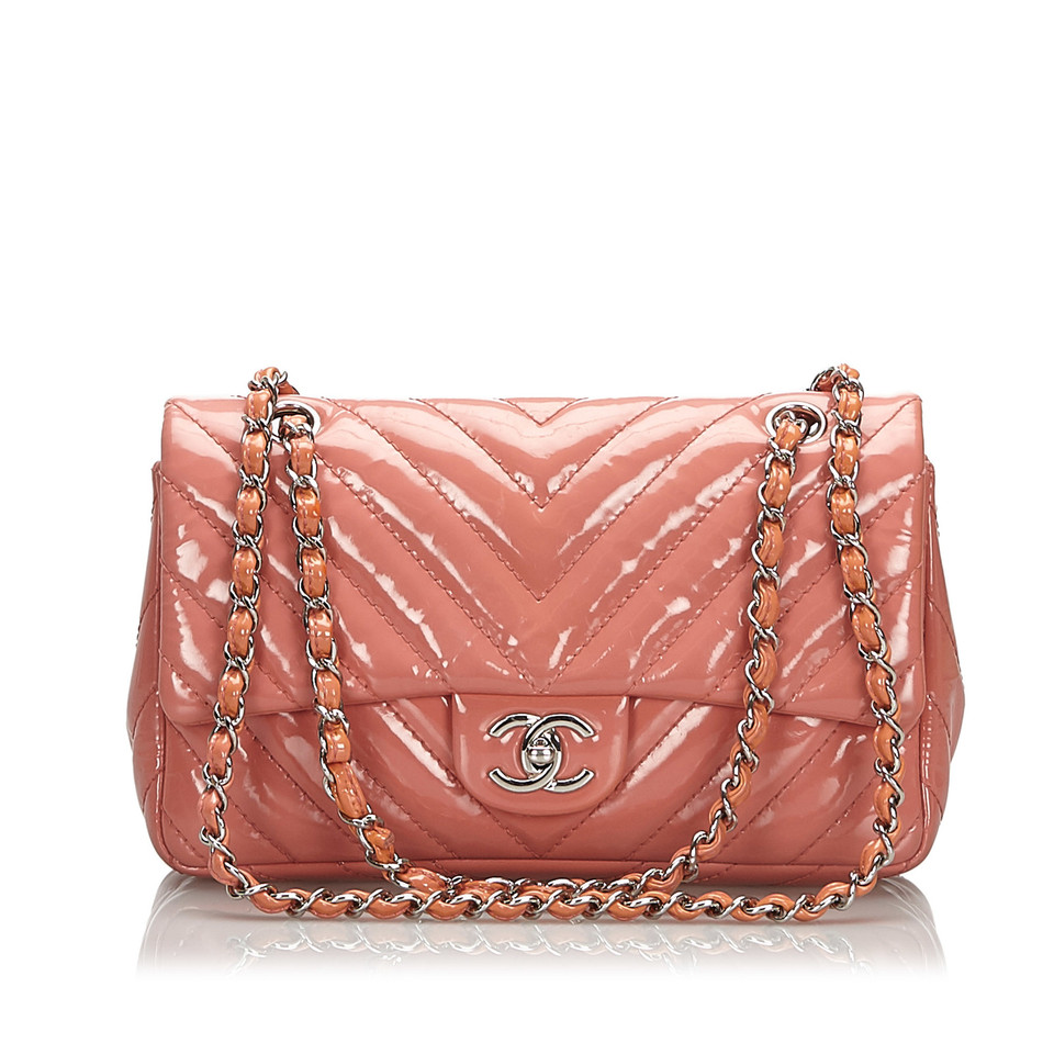 Chanel Flap Bag in Pelle verniciata in Rosa