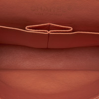 Chanel Classic Flap Bag Medium aus Leder in Orange