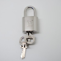 Louis Vuitton Accessoire aus Stahl in Silbern