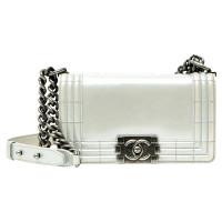 Chanel Boy Small aus Lackleder in Silbern