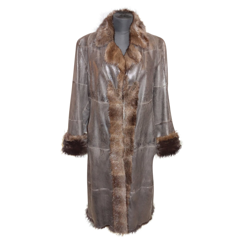 Thes & Thes Fur coat with mink lining