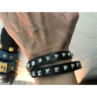 Burberry Armreif/Armband aus Leder in Schwarz