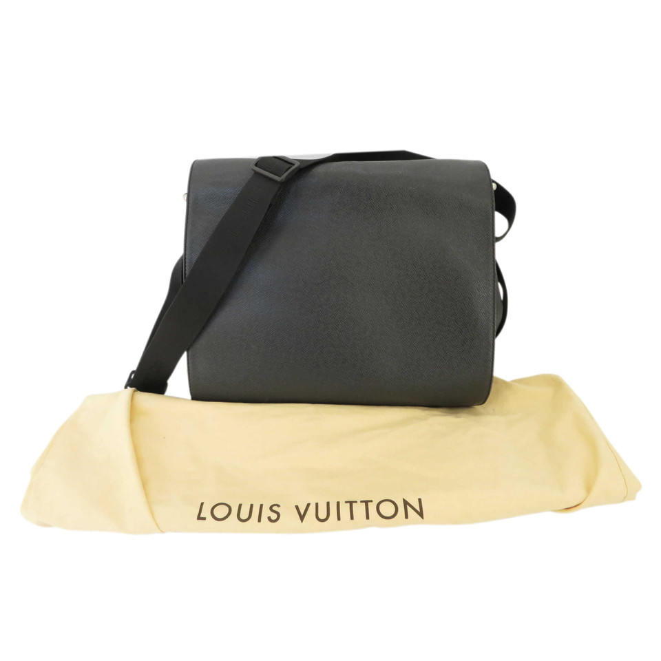 Louis Vuitton Travel bag Canvas in Black