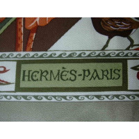 Hermès Carré 90x90 Silk in Olive