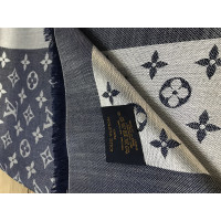 Louis Vuitton Monogram Tuch in Blauw
