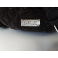 Moschino Cheap And Chic Umhängetasche aus Leder in Braun
