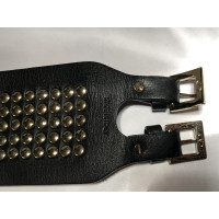 Valentino Garavani Armreif/Armband aus Leder in Schwarz