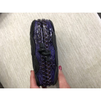 Bottega Veneta Knot Clutch aus Leder in Violett