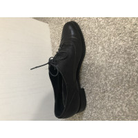 Alberta Ferretti Schnürschuhe aus Leder in Schwarz