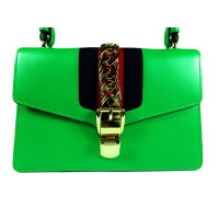 Gucci Sylvie Bag aus Leder in Grün