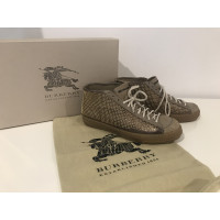 Burberry Sneakers in Goud