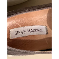 Steve Madden Sneakers aus Wildleder in Taupe