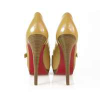 Christian Louboutin Pumps/Peeptoes Leather in Ochre
