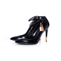 Tom Ford Pumps/Peeptoes Patent leather in Black