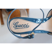 Gucci Pumps/Peeptoes Lakleer in Blauw