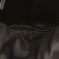 Yves Saint Laurent Umhängetasche aus Lackleder in Schwarz