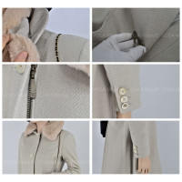 Louis Vuitton Jacke/Mantel aus Wolle in Grau