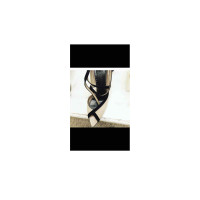 Yves Saint Laurent Sandalen aus Leder