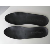 Louis Vuitton Sneakers aus Leder in Schwarz