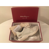 Salvatore Ferragamo Sneakers aus Leder in Weiß