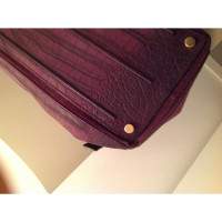 Yves Saint Laurent Handbag Leather in Fuchsia