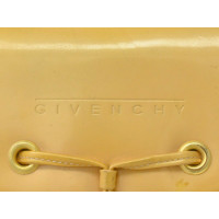 Givenchy Rucksack aus Lackleder in Beige