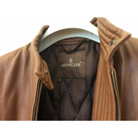 Moncler Jacke/Mantel aus Leder in Braun