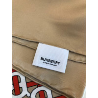 Burberry Scarf/Shawl Silk in Red