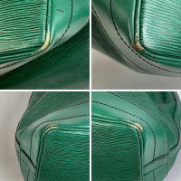 Louis Vuitton Sac Noé aus Leder in Grün