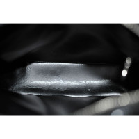 Gucci Umhängetasche aus Lackleder in Schwarz