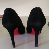 Christian Louboutin Pigalle in Pelle scamosciata in Nero