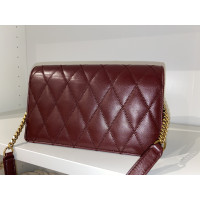 Saint Laurent Angie Chain Bag aus Leder in Bordeaux