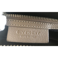 Givenchy Handtasche aus Leder in Taupe