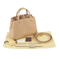 Louis Vuitton Montaigne BB29 aus Lackleder in Beige